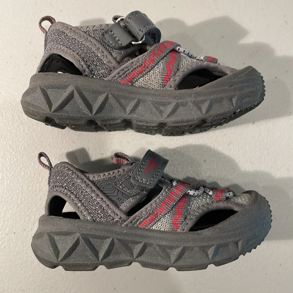 EUC Oshkosh B’gosh Velcro Toddler Water Shoe Sandals, Size 5